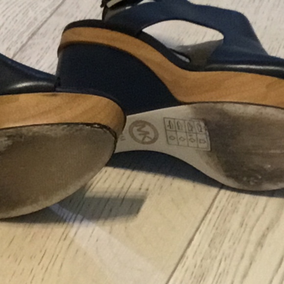 Michael Kor Wedge Sandals - Picture 3 of 9